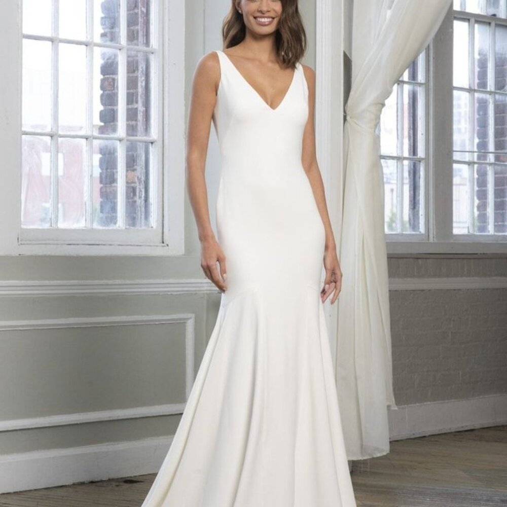Theia Lynda Wedding Gown Size 10 Crepe
